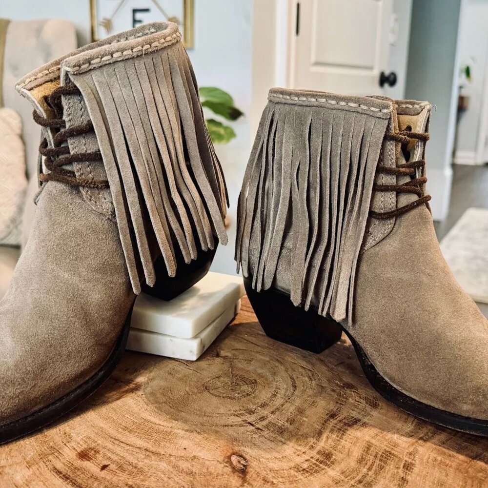 Frye Sacha Fringe Suede Boho Ankle Boots Tan - Women's Size 7